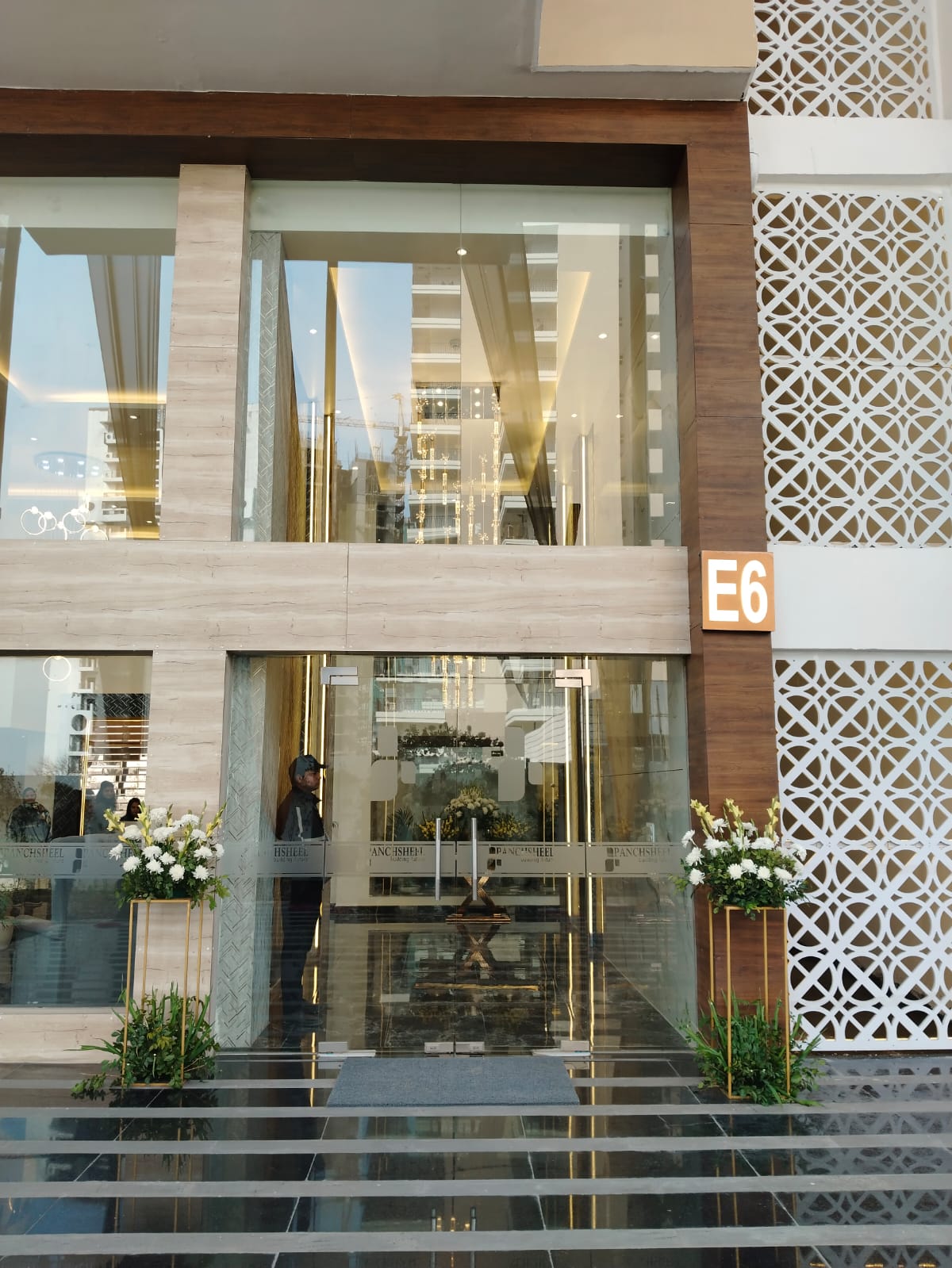 E6 Tower Lobby